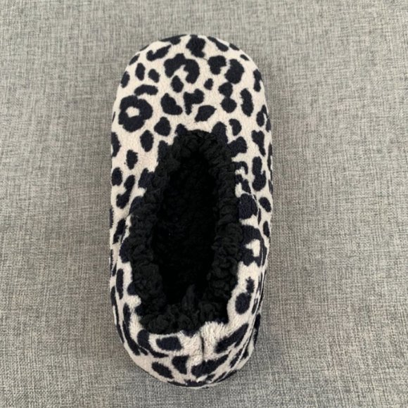 (2) New Pairs of Isaac Mizrahi‎ New York Cozy Soft Slippers Leopard Medium Black - Picture 6 of 12